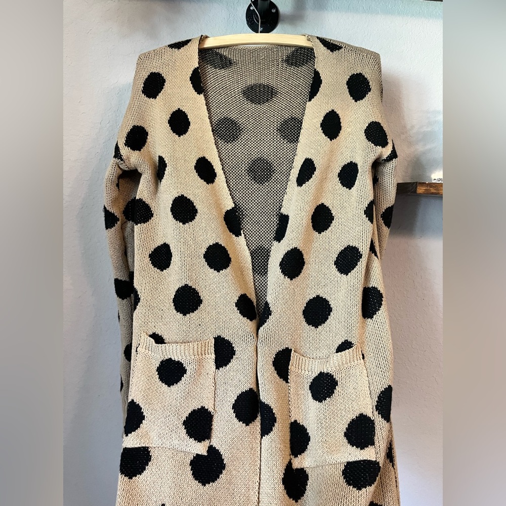 Black & Tan polka dot duster.